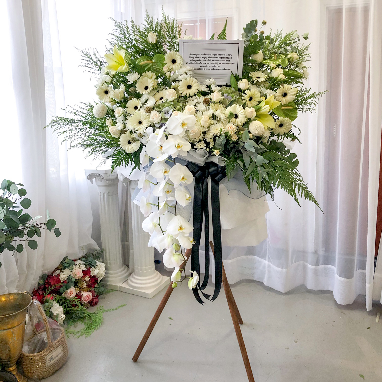 Premium Condolences Flower Stand 01